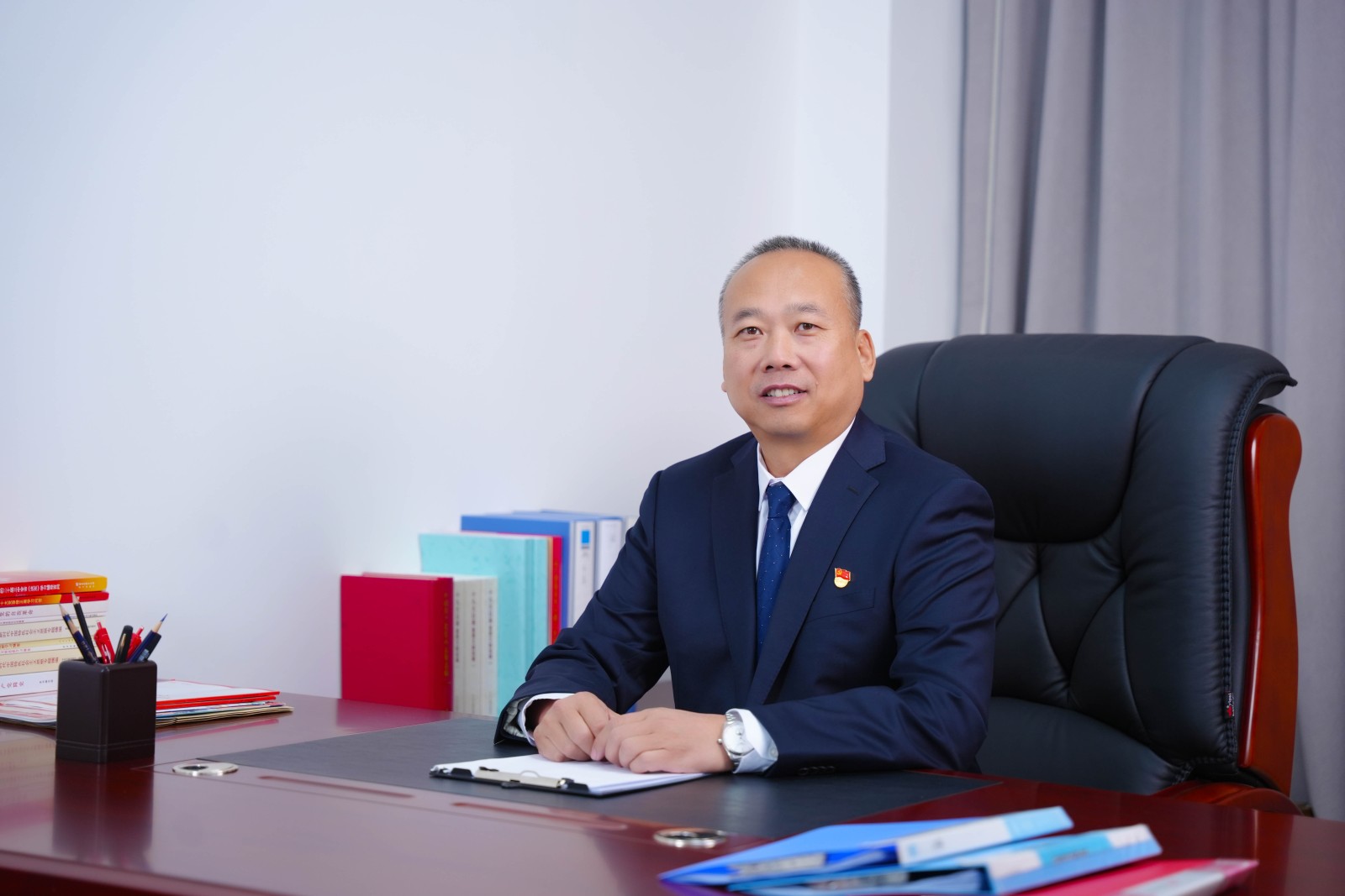 胡波院长.jpg