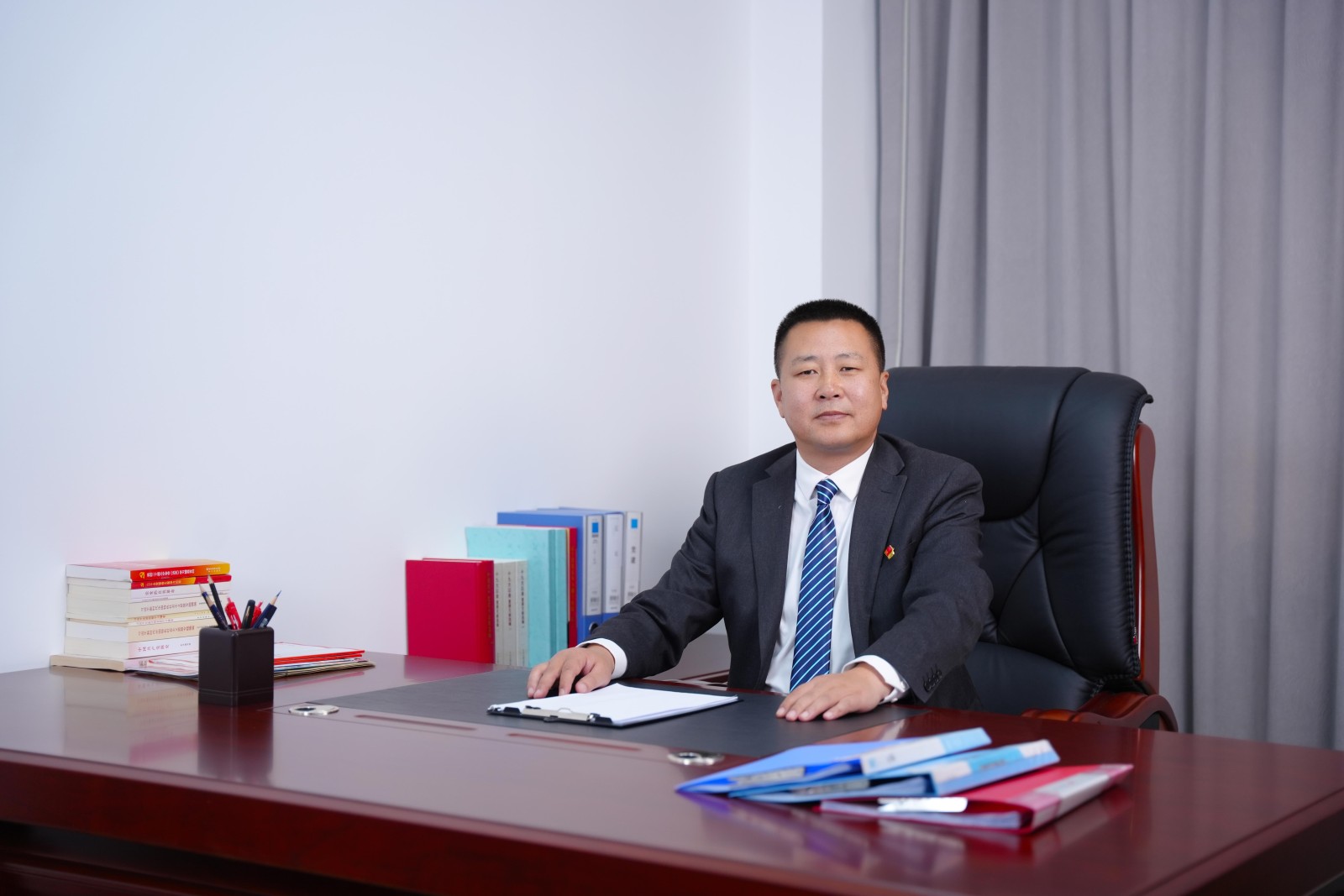 徐福辉副院长.jpg