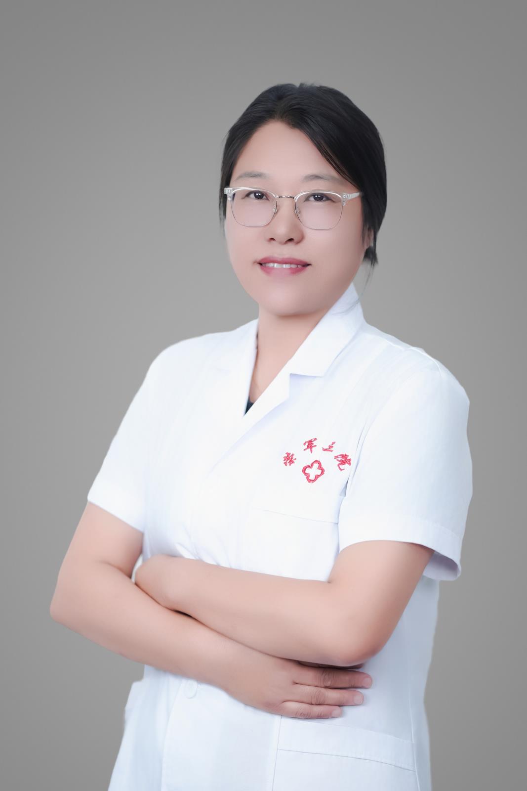 黄丽娟-护士长.jpg